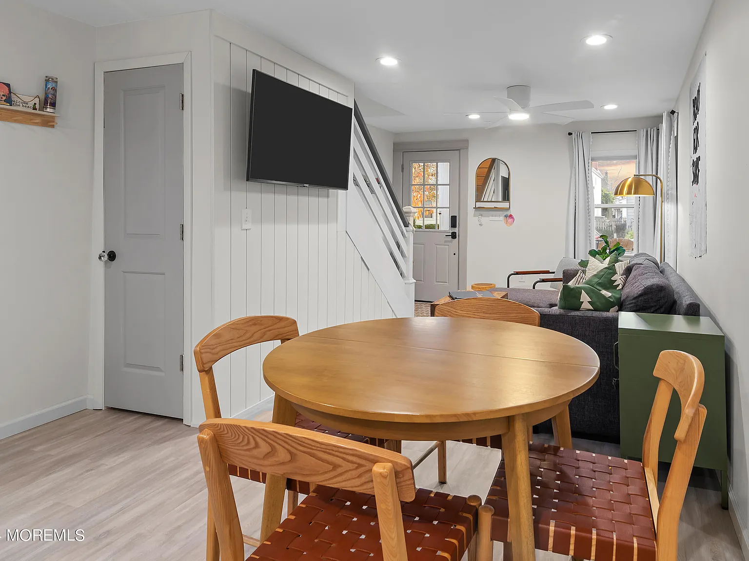 2 bed, 960 sqft, $2,300 — Photo 3