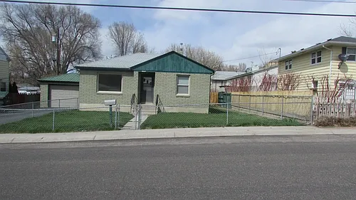1456 E Elm St Photo 1