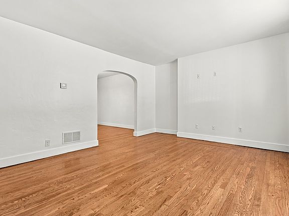 5th image of 6533 Rosemoor St