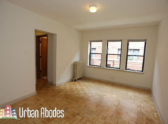 2nd image of 5740 N Winthrop Ave APT 110