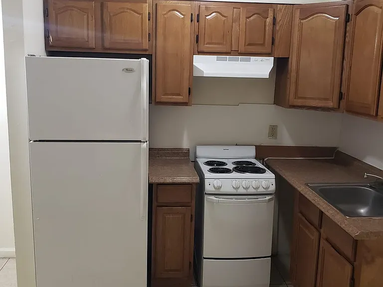978 SW 10th Dr — Photo 17
