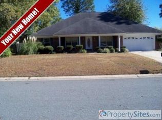 952 Bridlepath Ct, Hinesville, GA 31313