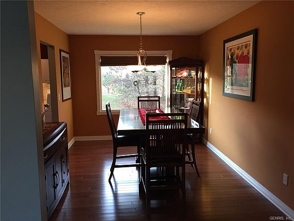 3rd image of 54 Pennicott Cir