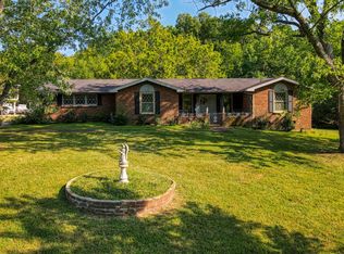 100 Airfloat Dr, Hendersonville, TN 37075
