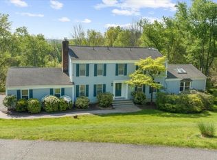 10 Patrick Dr, Pittstown, NJ 08867