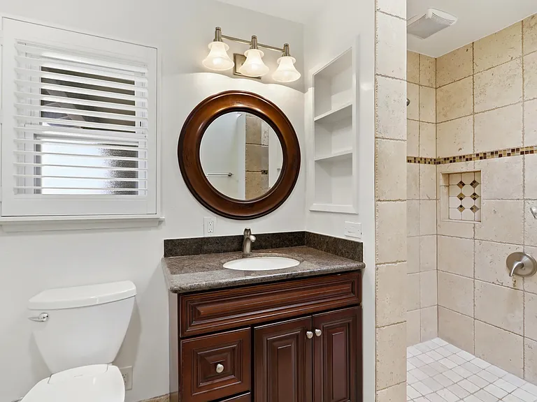 5588 Dartmouth Dr — Photo 15