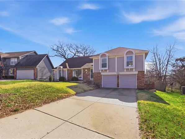 10401 Westgate St, Overland Park, KS 66215
