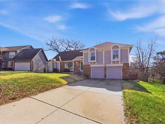 10401 Westgate St, Overland Park, KS 66215