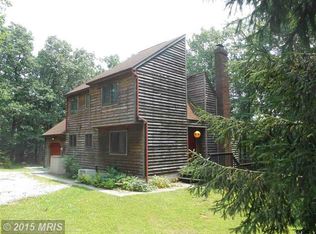 1238 Glatco Lodge Rd, Hanover, PA 17331