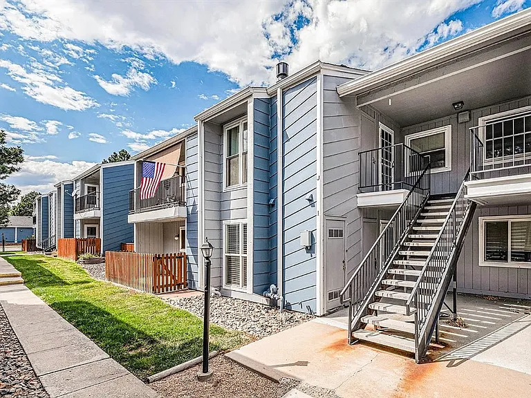 2365 E Geddes Ave #I22 — Photo 2
