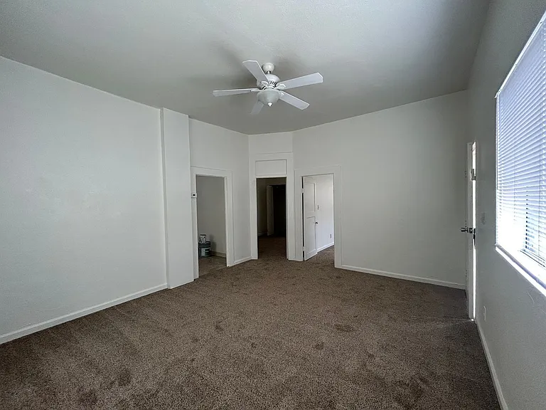 153 Locust Ave — Photo 4