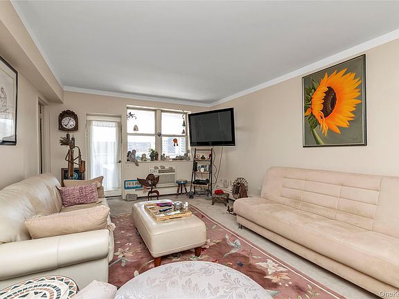3rd image of 55 Monroe Boulevard #4E