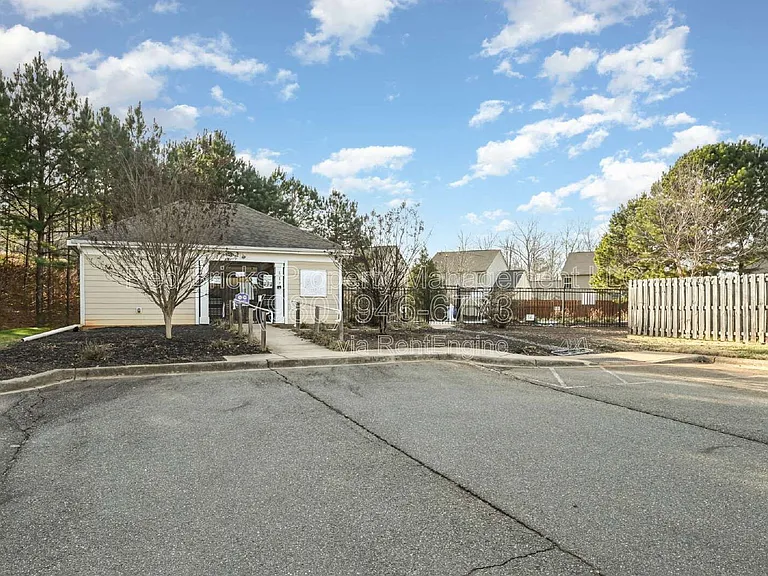 149 Kingston Dr — Photo 40