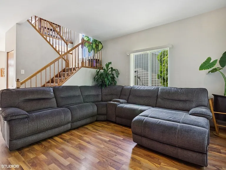 14037 Danbury Dr — Photo 2