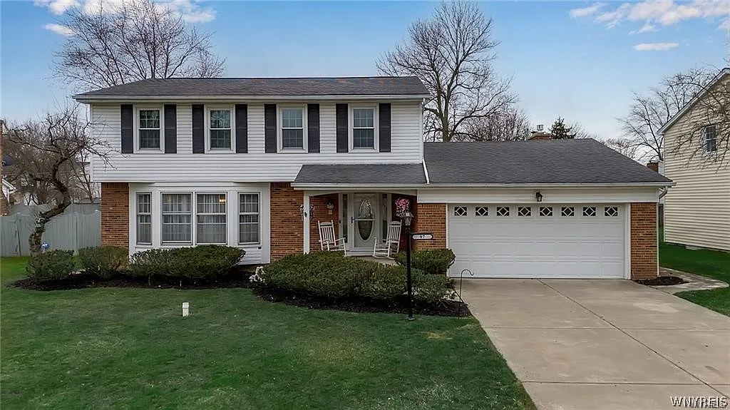4 bed, 2.5 bath, 2538 sqft, $4,000 — Photo 1