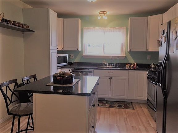 2nd image of 742 Russell Ave