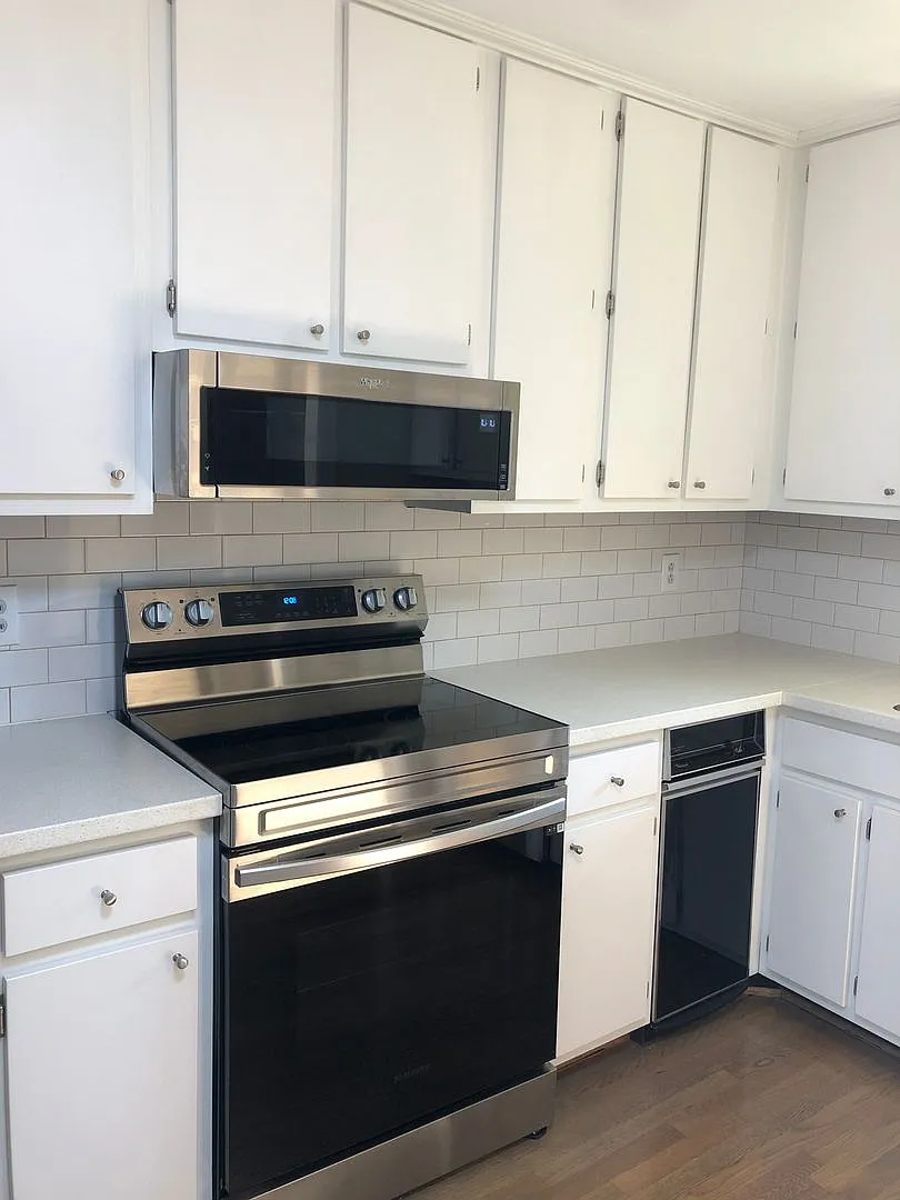 2 Bed/2 Bath Condo located in Green Hills only minutes to Vandy and Easy Interstate Access, 1 Car... — Photo 2