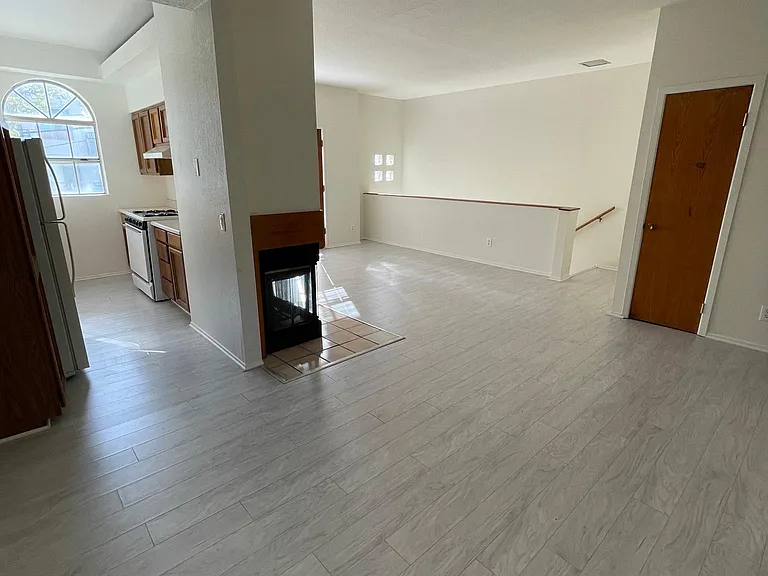 11281 Peach Grove St #11281 — Photo 5