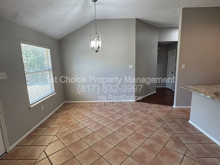 304 E Clover Park Dr — Photo 18