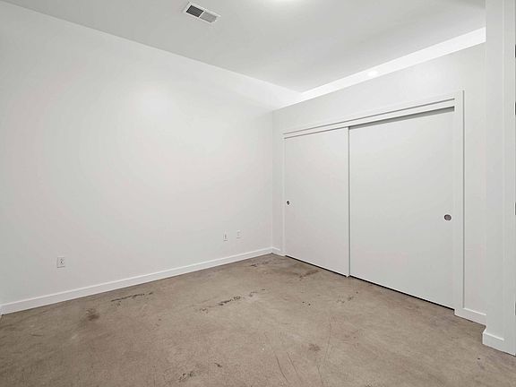 5th image of 507 Sabine St APT 304