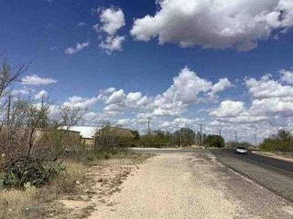 Exterior Neighborhood (street photo)