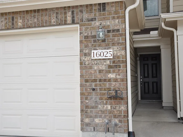 16025 Summerville Lake Dr — Photo 6
