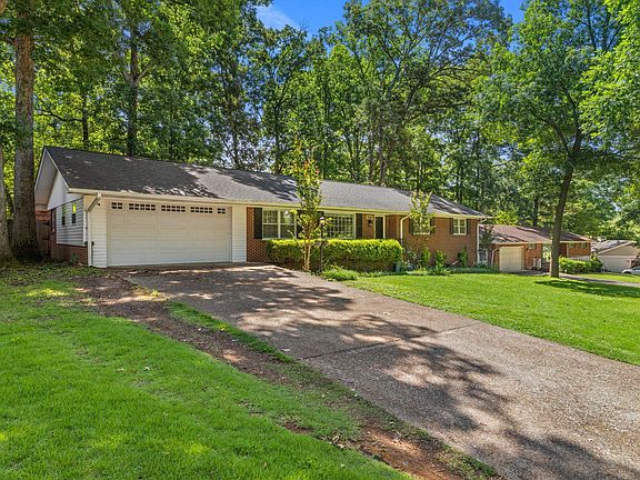 3rd image of 210 Shirley Dr
