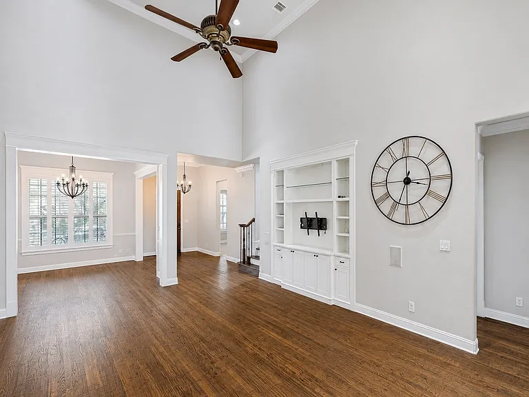 411 Brazoria Dr — Photo 5