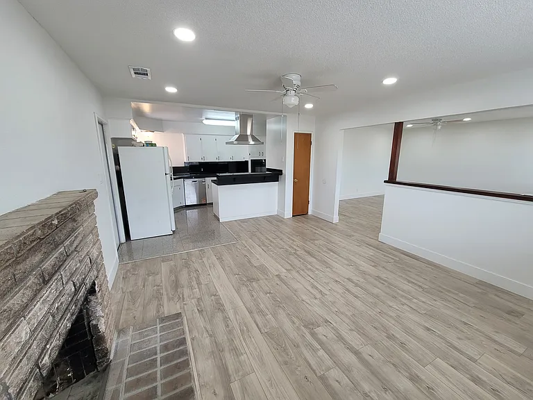 1355 N Matus Ave — Photo 6