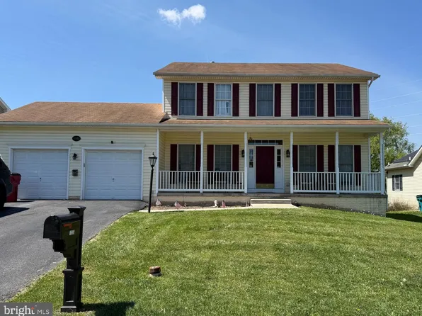 13556 Halifax Dr, Hagerstown, MD 21742