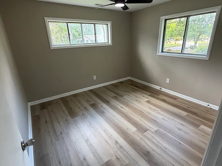 2266 Shade Ave — Photo 3