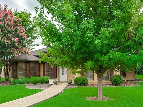 2nd image of 606 Stoneybrook Dr
