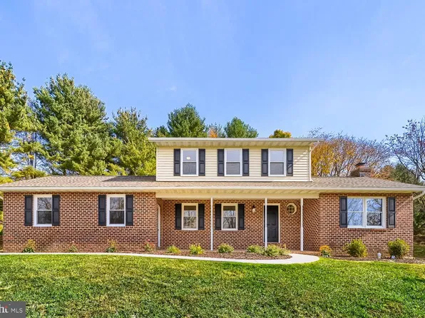 681 Hook Rd, Westminster, MD 21157