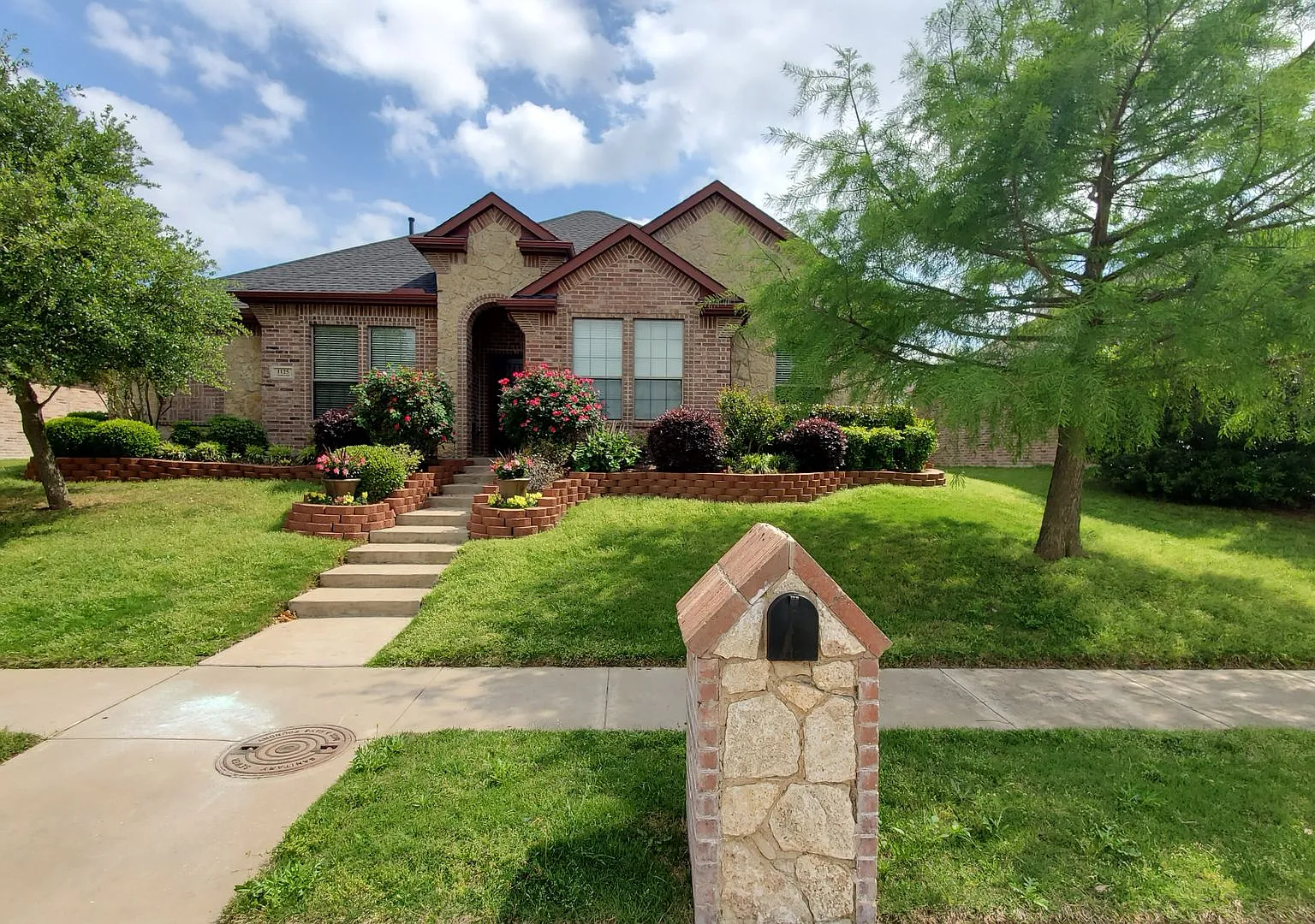 Hidden Creek Home — Photo 1