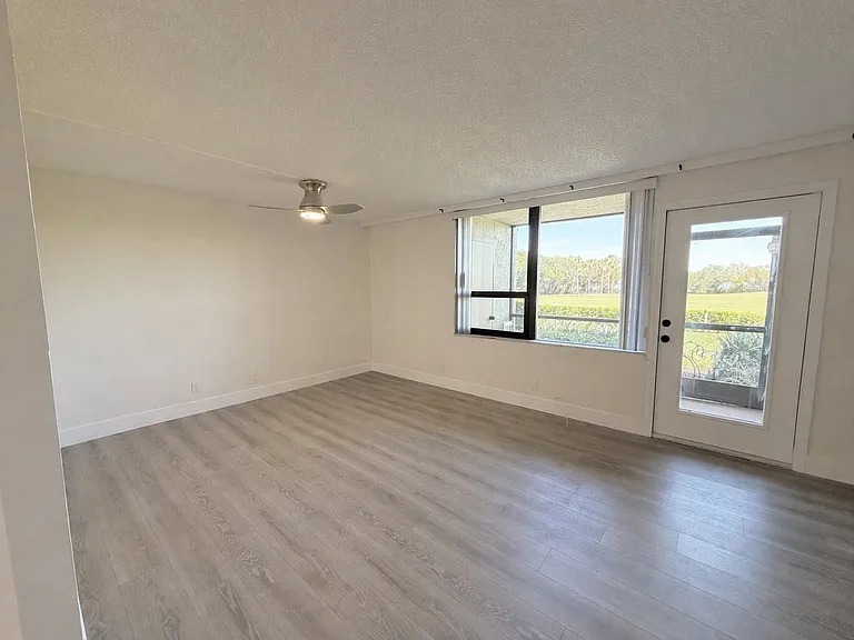 2618 Cove Cay Dr — Photo 12