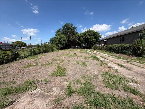 1612 Clouet St, New Orleans, LA 70117