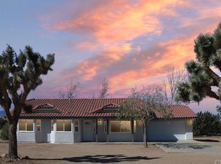 8834 Bellflower St, Oak Hills, CA 92344