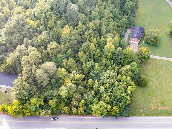 3rd image of 1161 Mountain Creek Rd