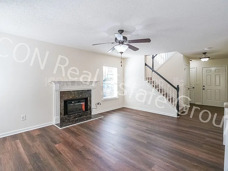 467 Colonial Walk — Photo 8