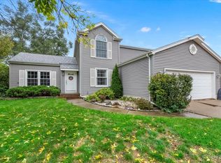 1718 N Donovan St, McHenry, IL 60050