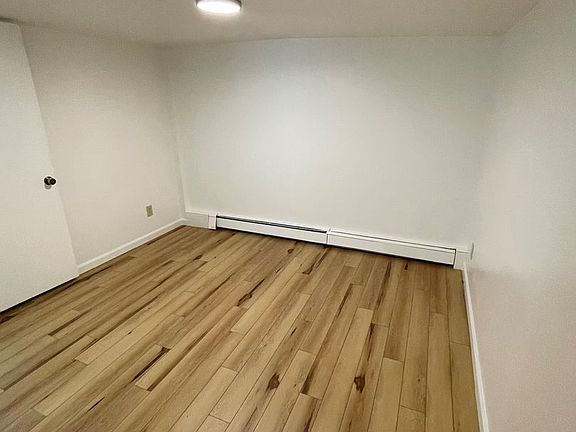 4th image of 709 Cowdin Dr Unit 3