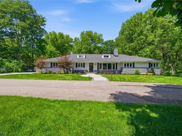 6733 Gates Mills Blvd, Gates Mills, OH 44040