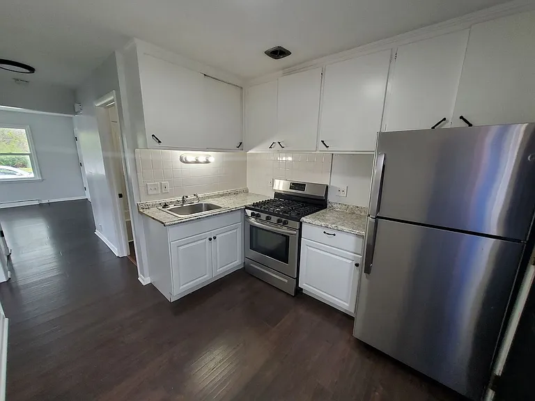 2501-2505 S 44th St. - 8 Unit — Photo 8