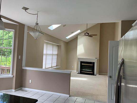 5th image of 411 Knolls Rd