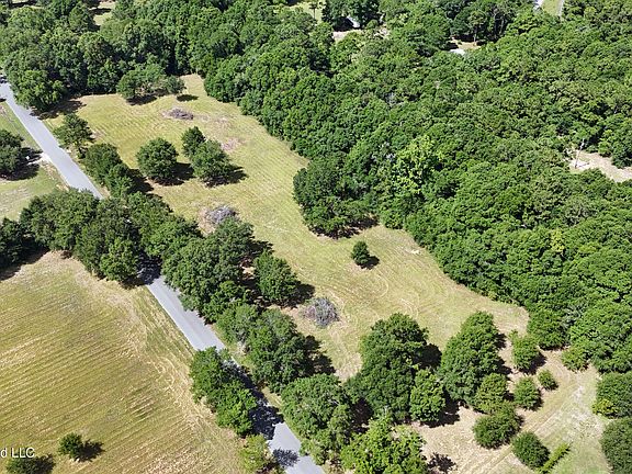 3rd image of 367/AC Waterwell Rd