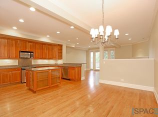 1327 W School St #2K, Chicago, IL 60657