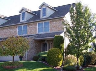 2832 Oakwood Dr, Harrisburg, PA 17110
