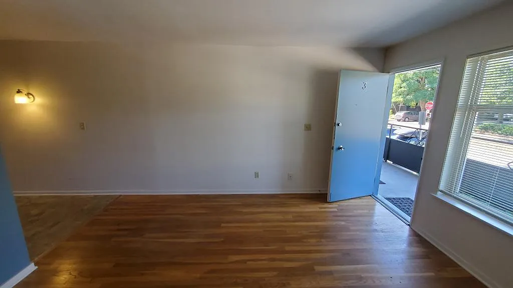 1 bed, 485 sqft, $1,350 — Photo 2
