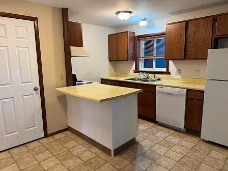 1510 W Koch Street — Photo 12