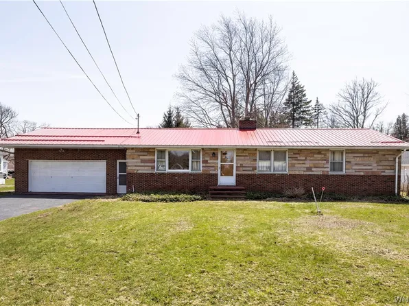 6993 Lake Shore Rd, Derby, NY 14047